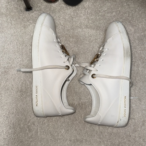 Louis Vuitons Sneaker Women White Gold Buckle - Picture 2 of 6